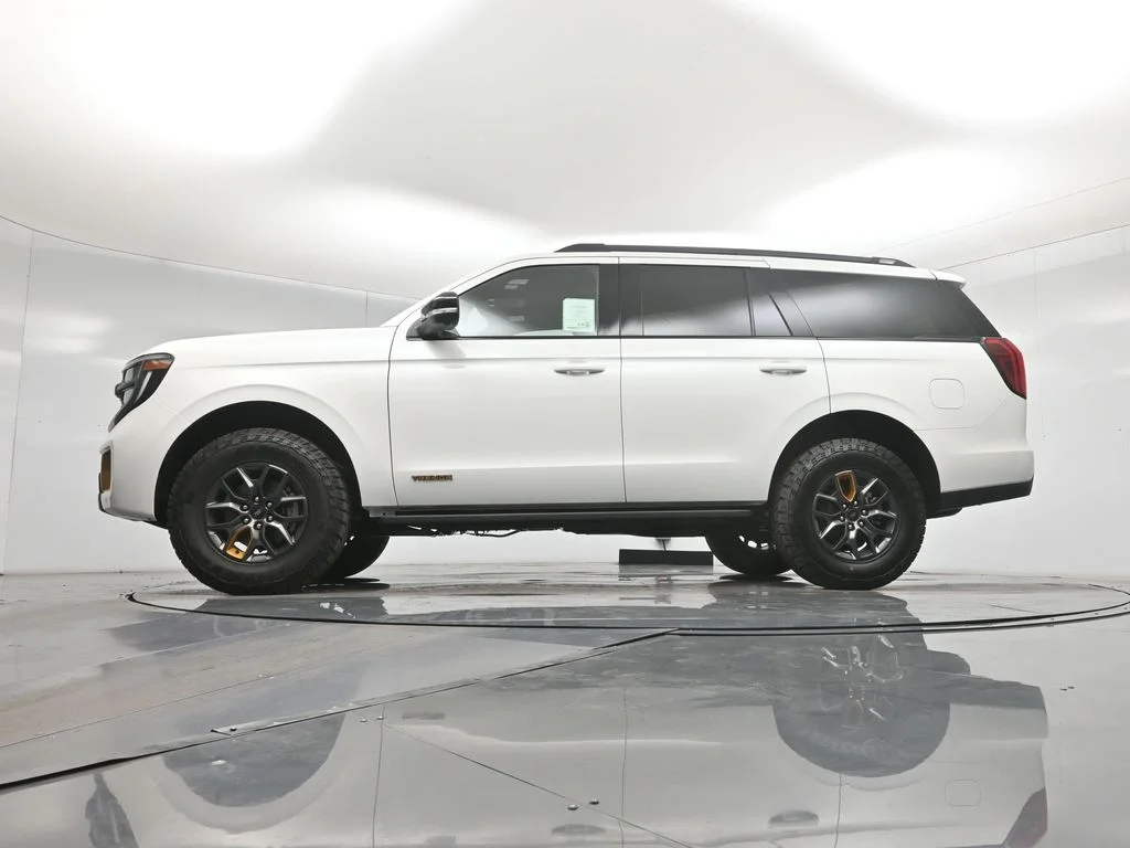 New 2026 Star White Metallic Tri-Coat Ford Tremor image 51