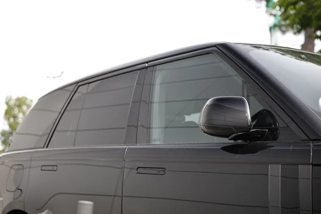 New 2026 Santorini Black Land Rover SE image 13