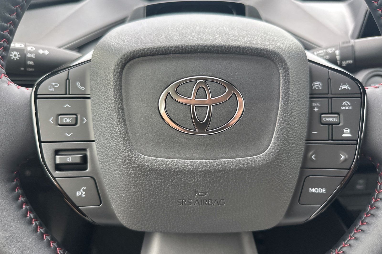 2026 Toyota Prius Plug-in Hybrid SE - Photo 23
