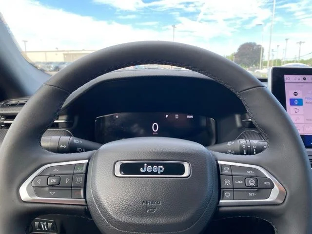 Used 2025 White Jeep Limited image 14