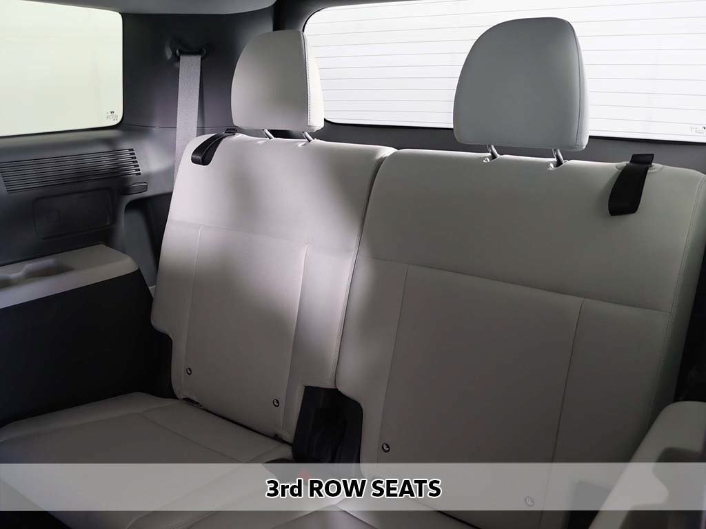 Used 2024 Gray Hyundai SE image 6
