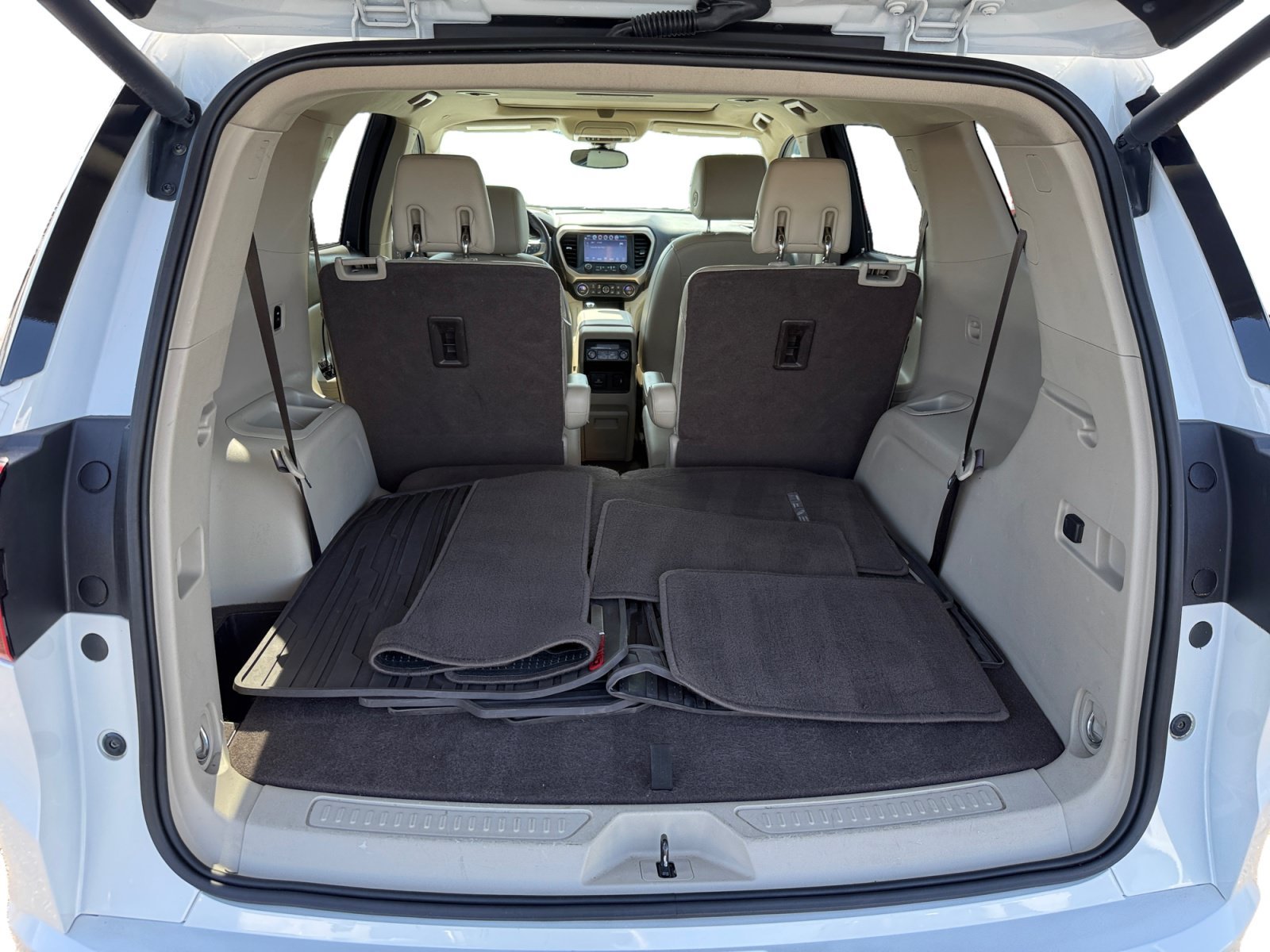 Used 2017 White Frost GMC Denali image 17