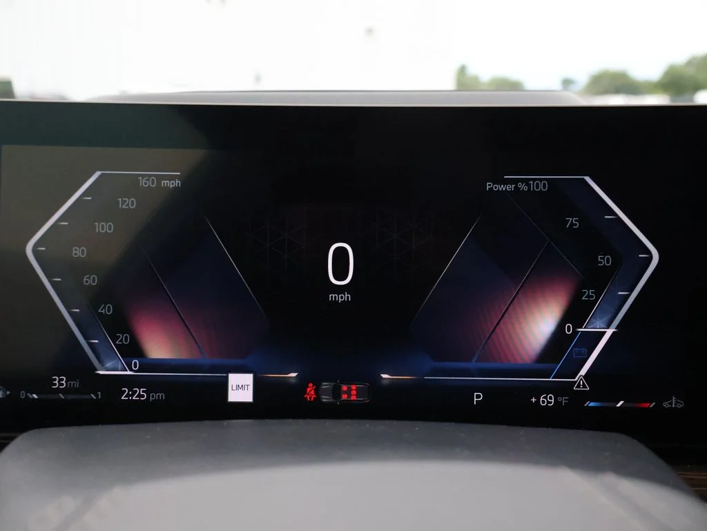 Used 2025 Black BMW xDrive40i image 31