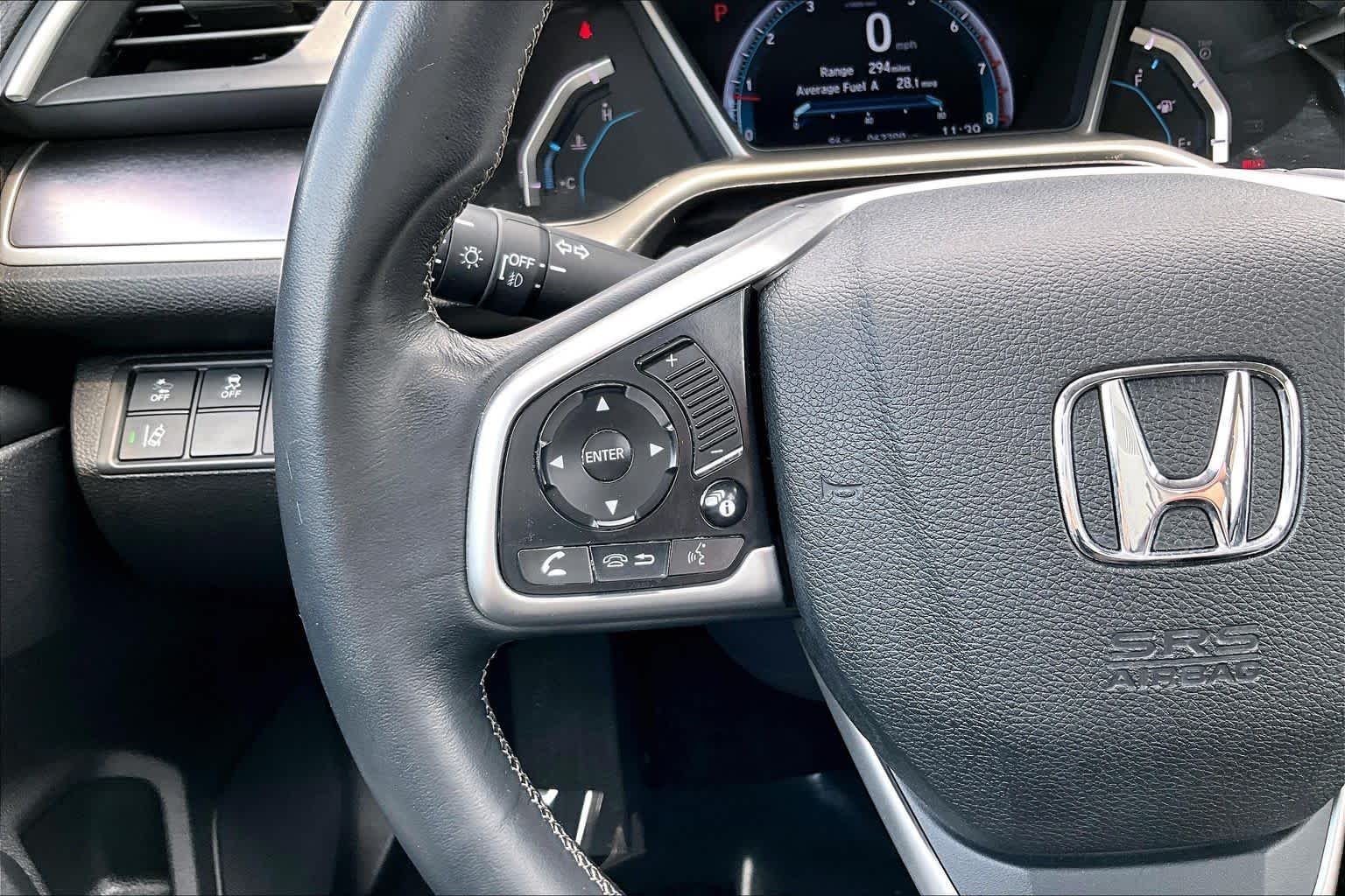 Used 2016 Modern Steel Metallic Honda Touring image 24