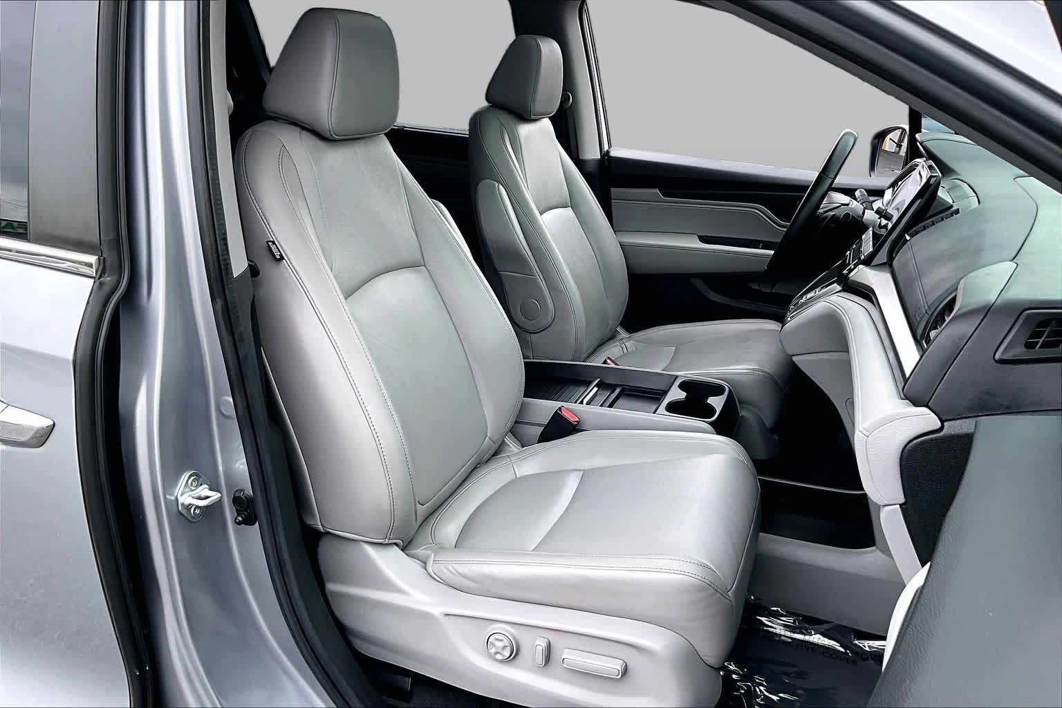 Used 2022 Lunar Silver Metallic Honda EX-L image 9