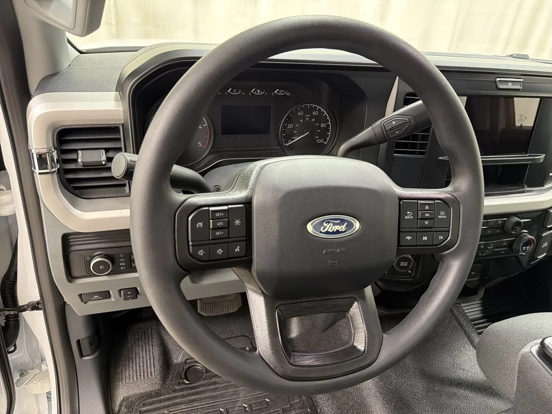 New 2026 Oxford White Ford F-550® XLT image 15