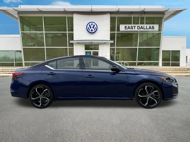Used 2024 Blue Nissan 2.5 SR image 2