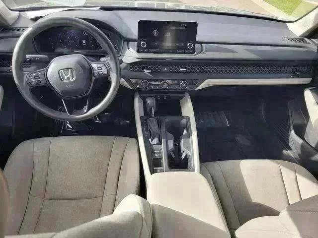 Used 2024  Honda EX image 16