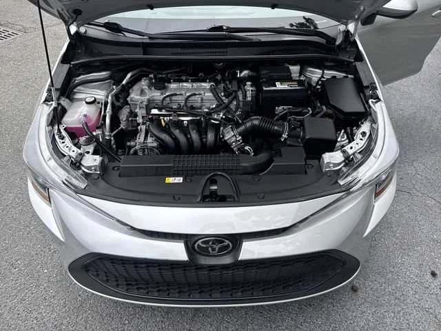 Used 2022 Silver Toyota LE image 29