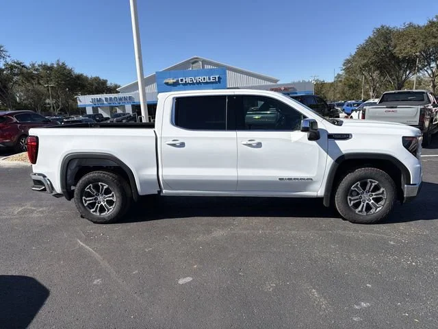 New 2026 Summit White GMC SLE image 3