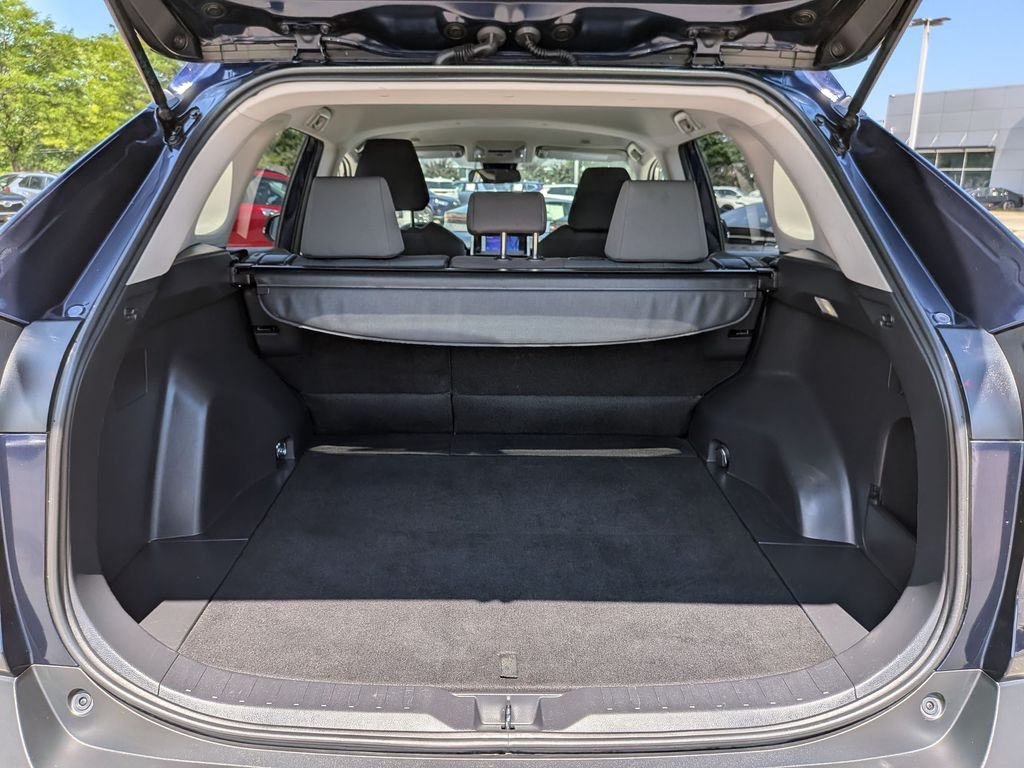 Used 2025  Toyota XLE image 29