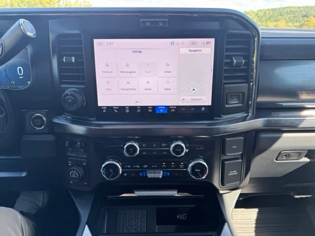 Used 2025 Blue Ford Lariat image 27