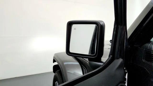 New 2026 Granite Crystal Metallic Clear-Coat Exterior Paint Jeep Sahara image 13