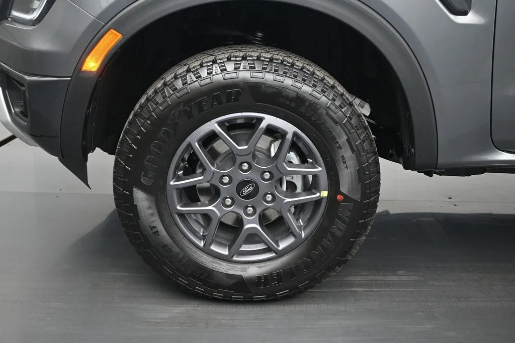 New 2026 Carbonized Gray Metallic Ford XLT image 20