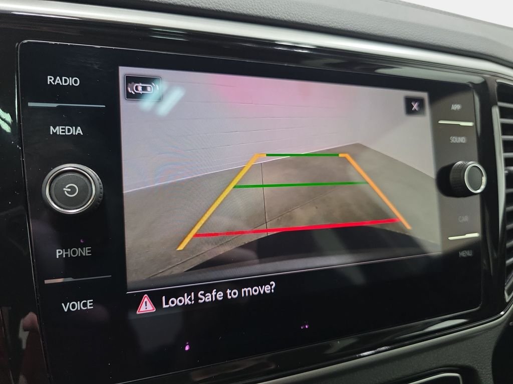 2023 Volkswagen Atlas SE w/Tech - Photo 21