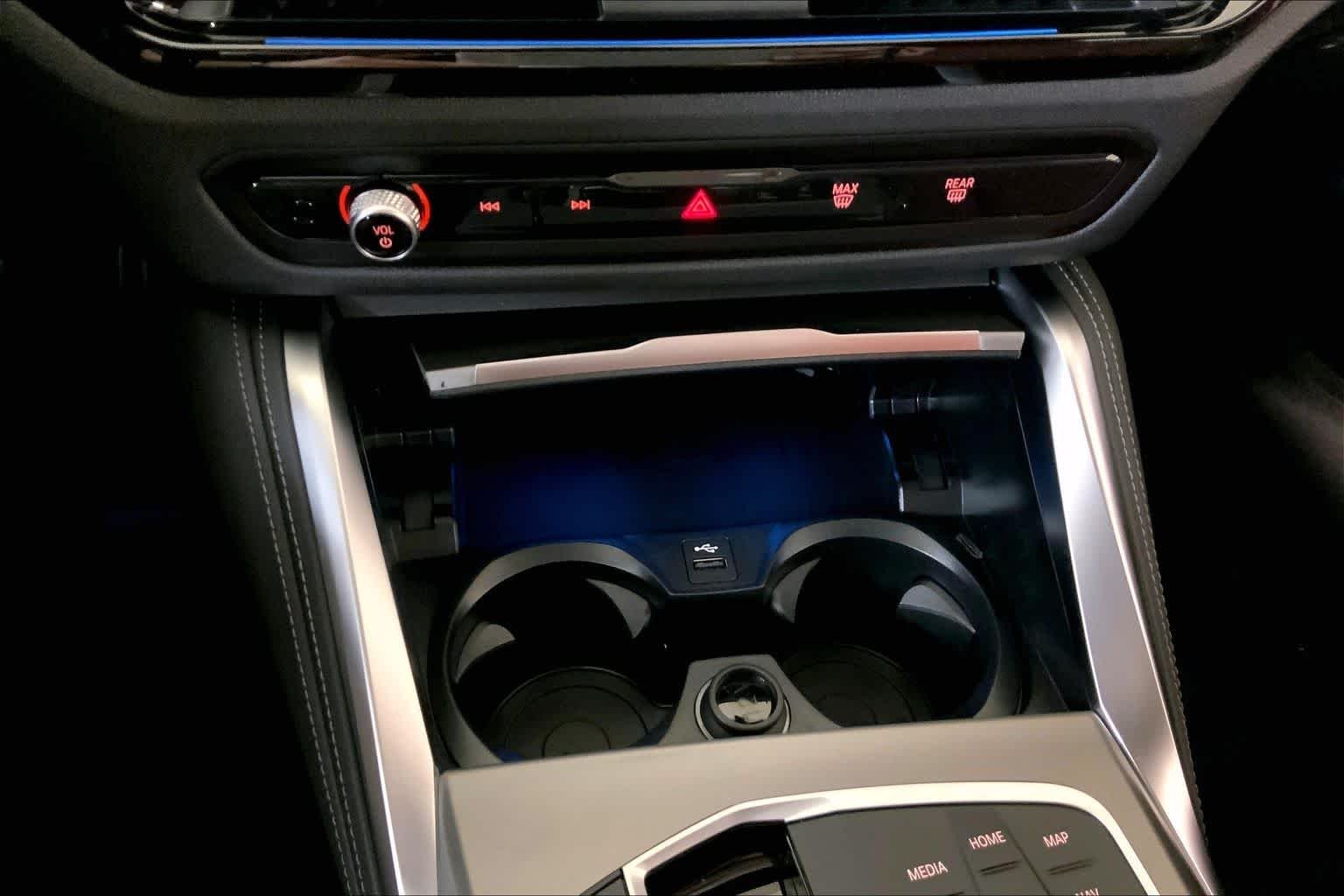 New 2026 Mineral White Metallic BMW xDrive40 image 20