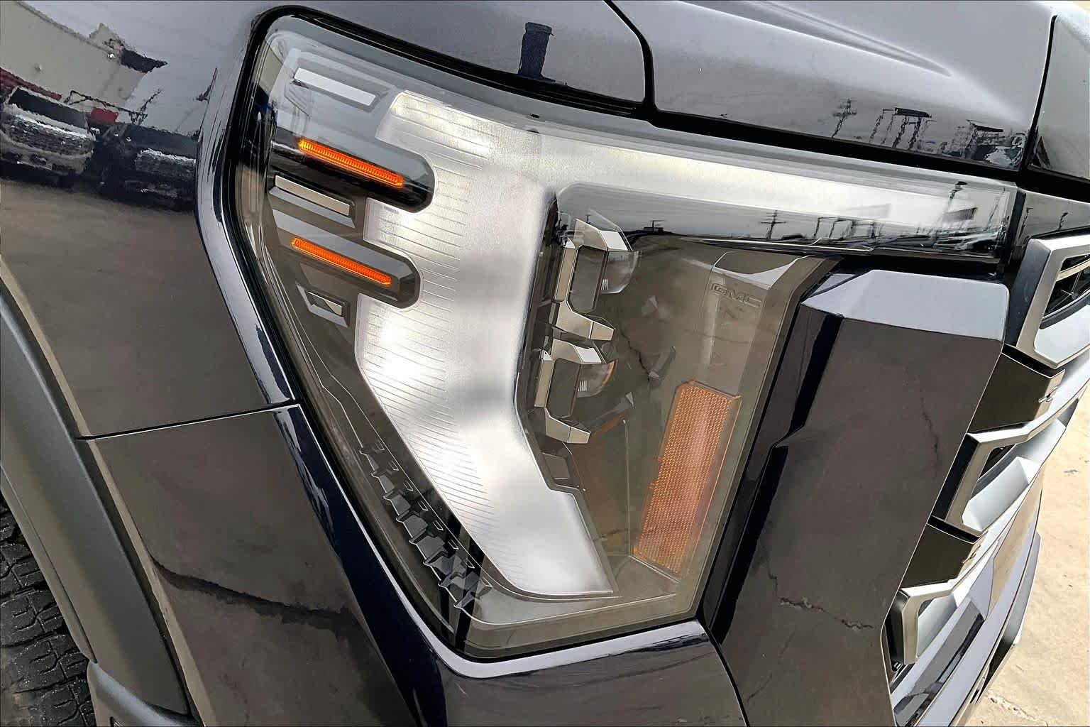 Used 2025 Titanium Rush Metallic GMC AT4 image 28
