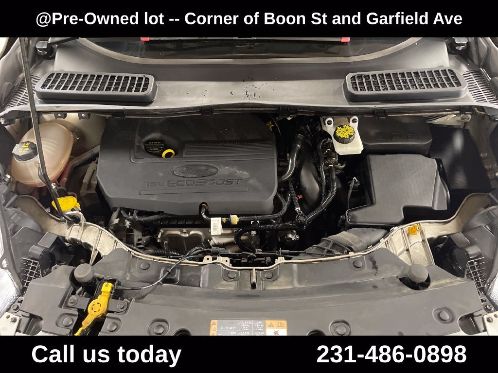 Used 2018 Gold Ford SE image 13