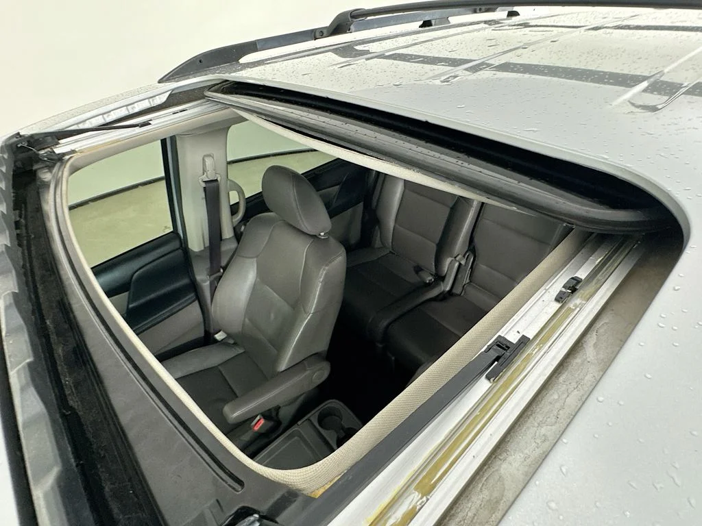 Used 2013 Silver Honda EX-L image 26
