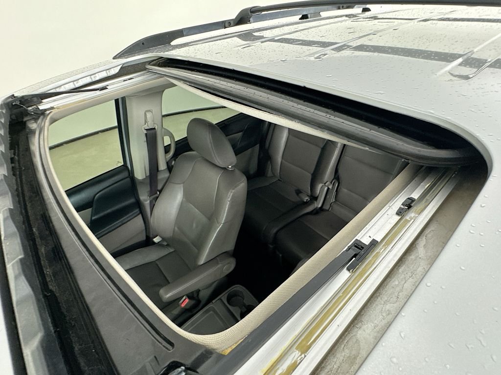 Used 2013 Silver Honda EX-L image 26