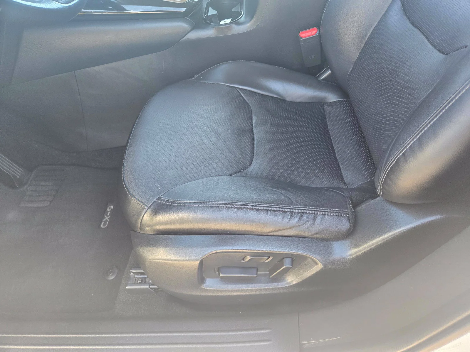 Used 2020 Snowflake White Pearl Mica Mazda Touring image 19