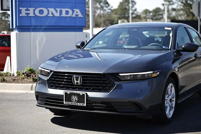 New 2026 Meteorite Gray Metallic Honda LX image 2