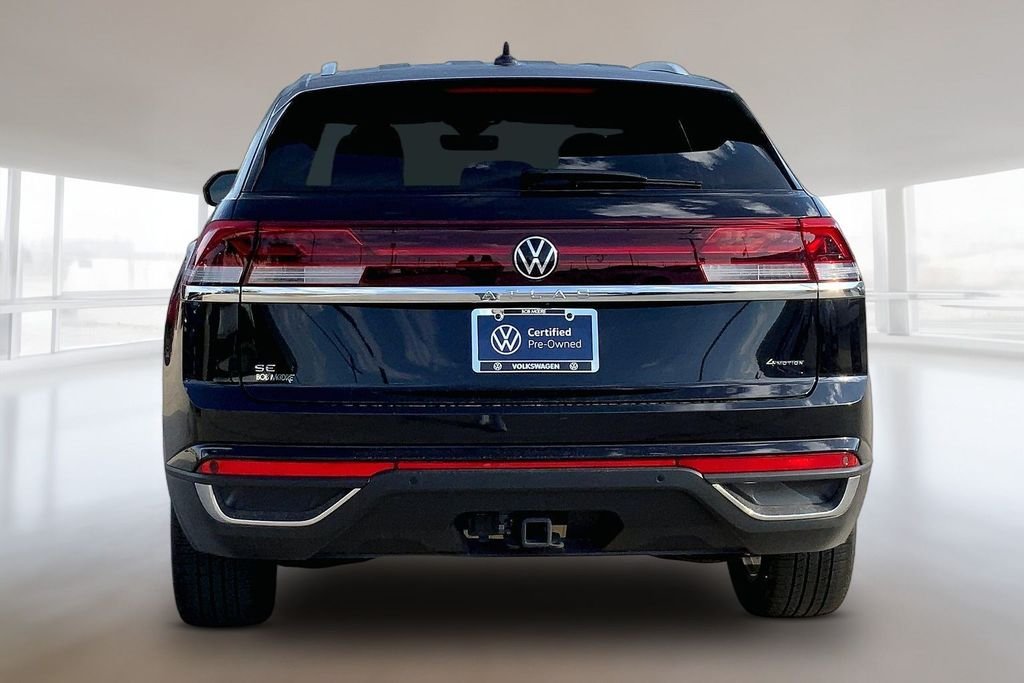 Used 2026 Deep Black Pearl Volkswagen SE w/Technology image 4