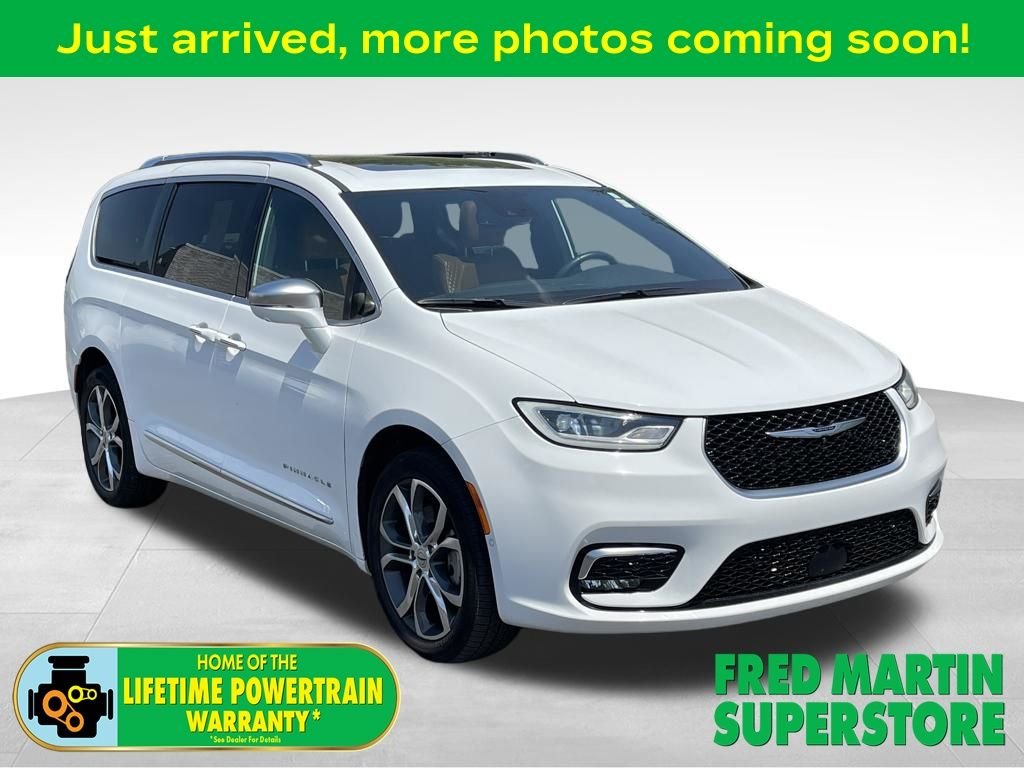 2021 Chrysler Pacifica Pinnacle's photo