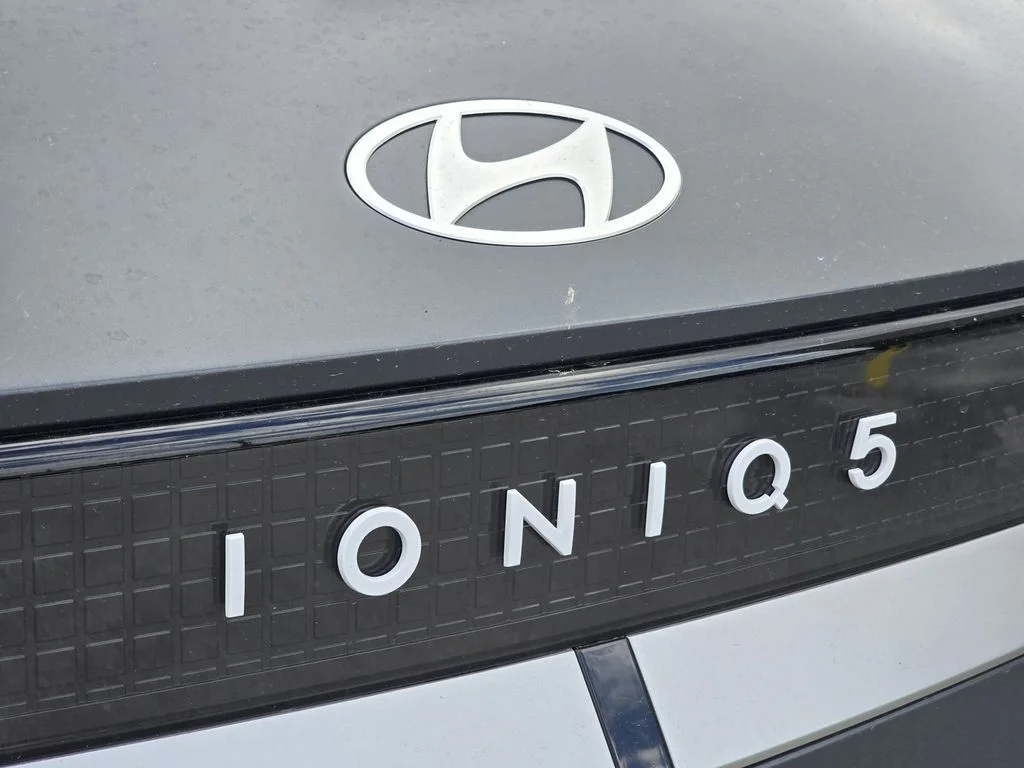 New 2026 Gray Hyundai SEL image 6