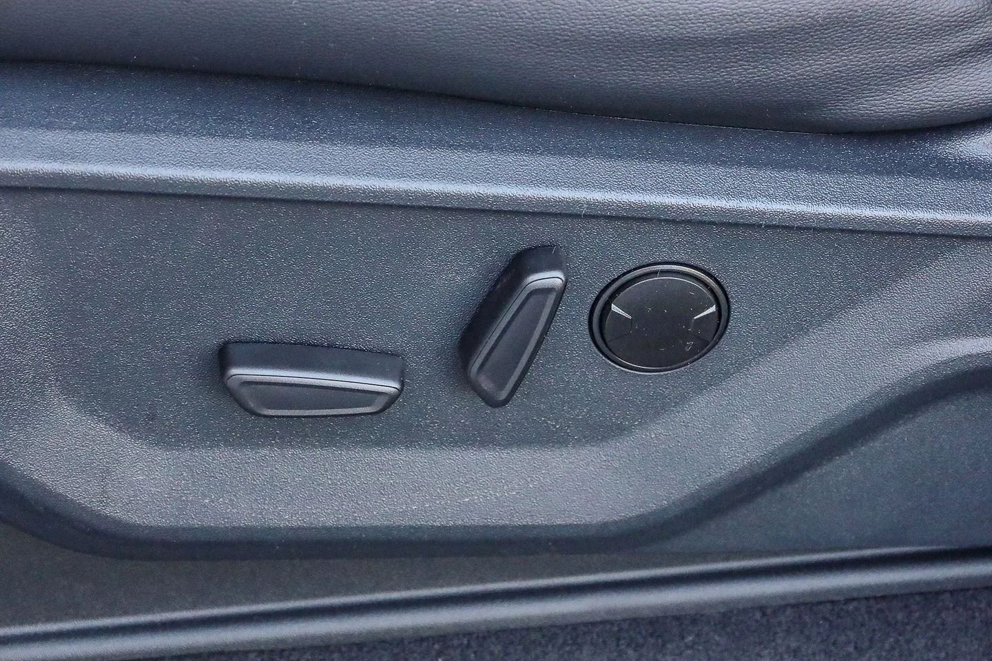 New 2026 Oxford White Ford Lariat® image 12