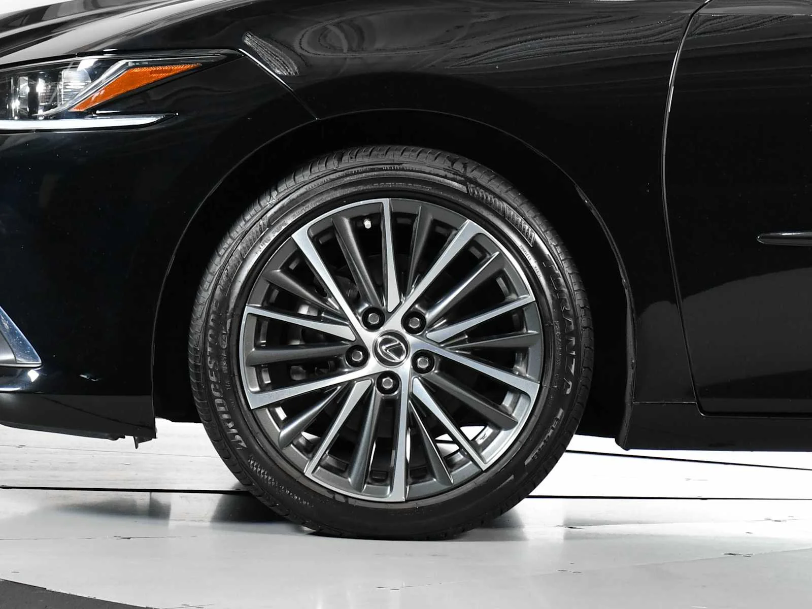 Used 2022 Obsidian Lexus Luxury image 10