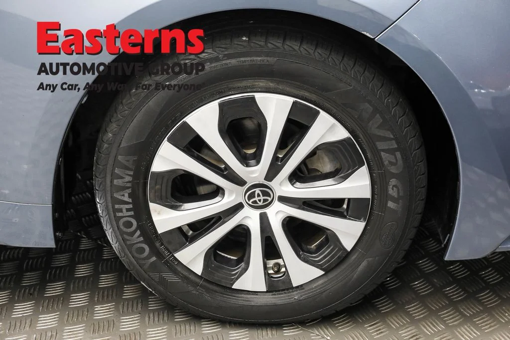 Used 2020 Gray Toyota LE image 29