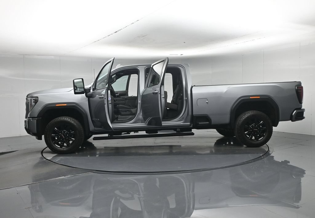 Used 2025 Silver GMC AT4 image 40