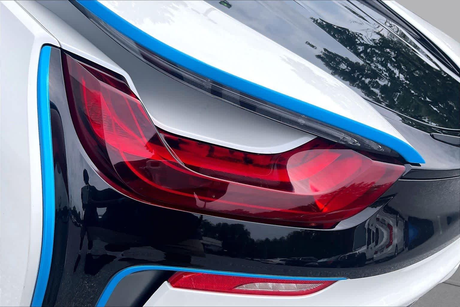 Used 2019 Crystal White Pearl Metallic w/Frozen Gray Accent BMW  image 24