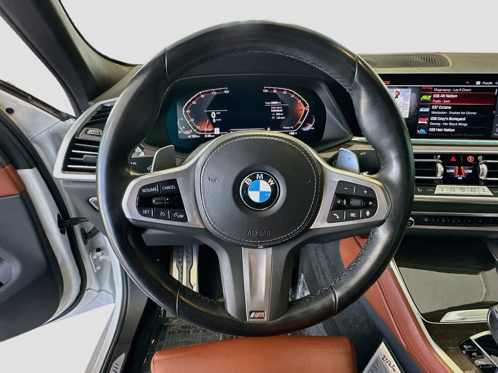 Certified Used 2023 Mineral White Metallic BMW xDrive40i image 7