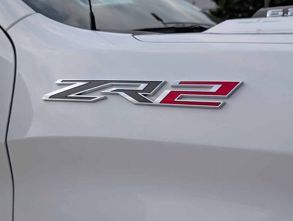 Used 2025 White Chevrolet ZR2 image 37