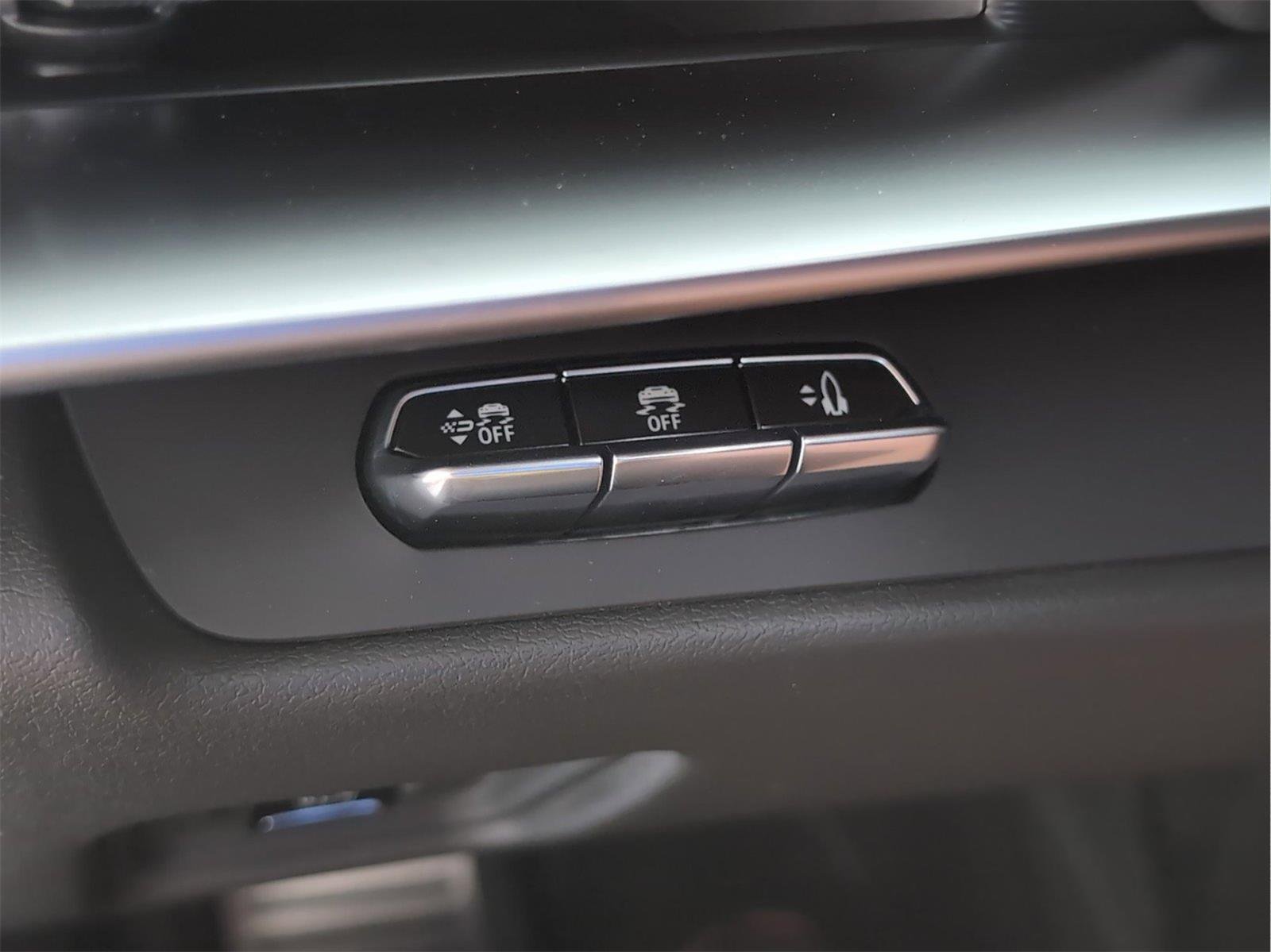 New 2026 Arctic White Chevrolet 2LT image 13