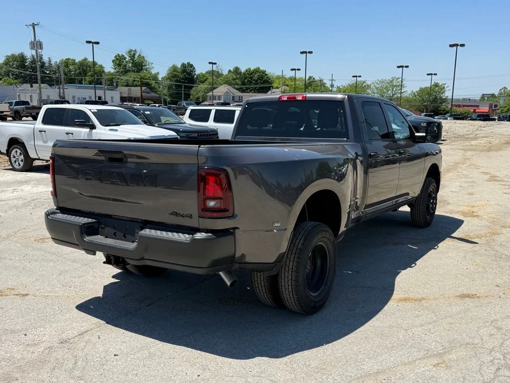 New 2026 Granite Crystal Metallic Clear-Coat Exterior Paint RAM Tradesman image 6
