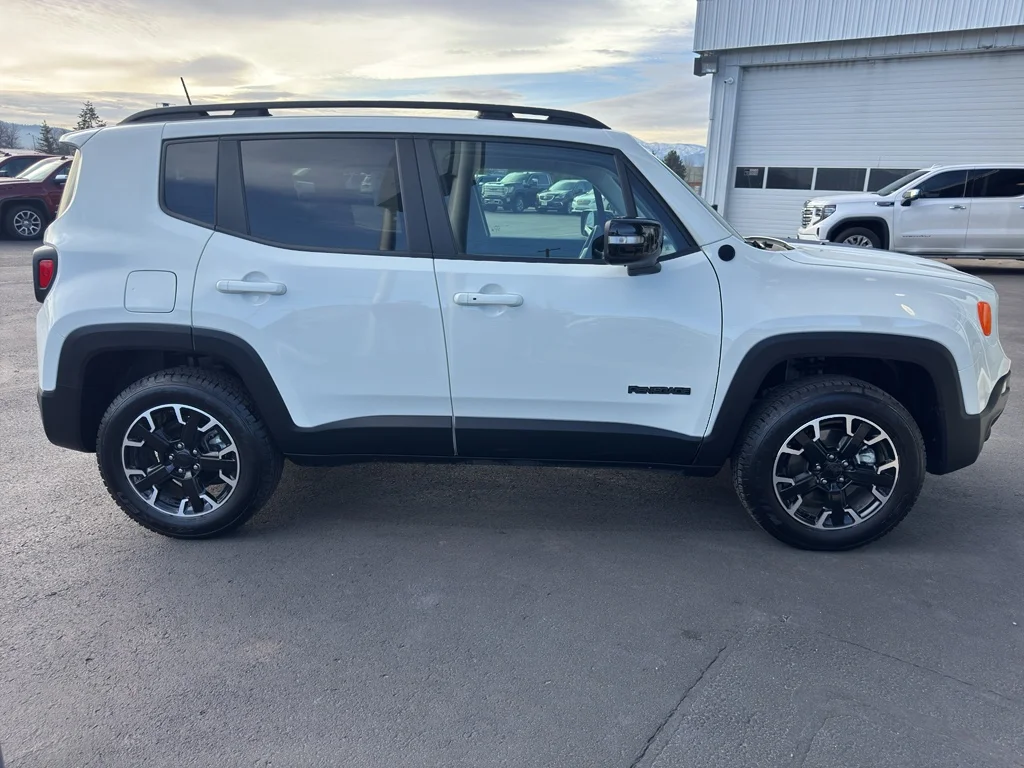Used 2023 White Jeep Upland image 4