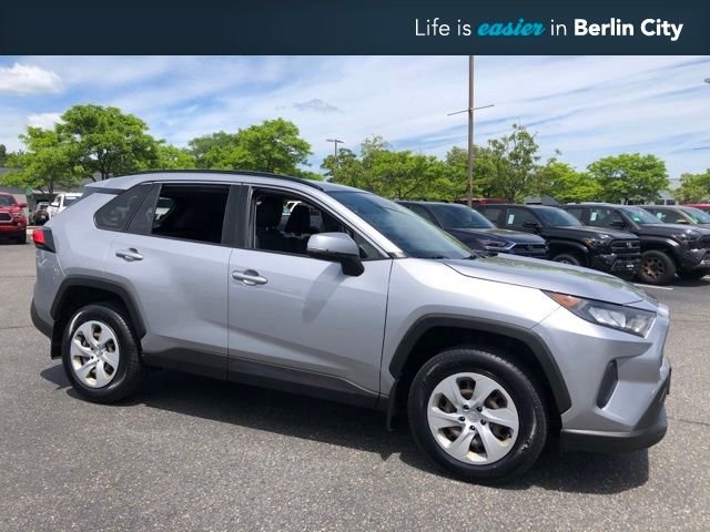 2020 Toyota RAV4 LE