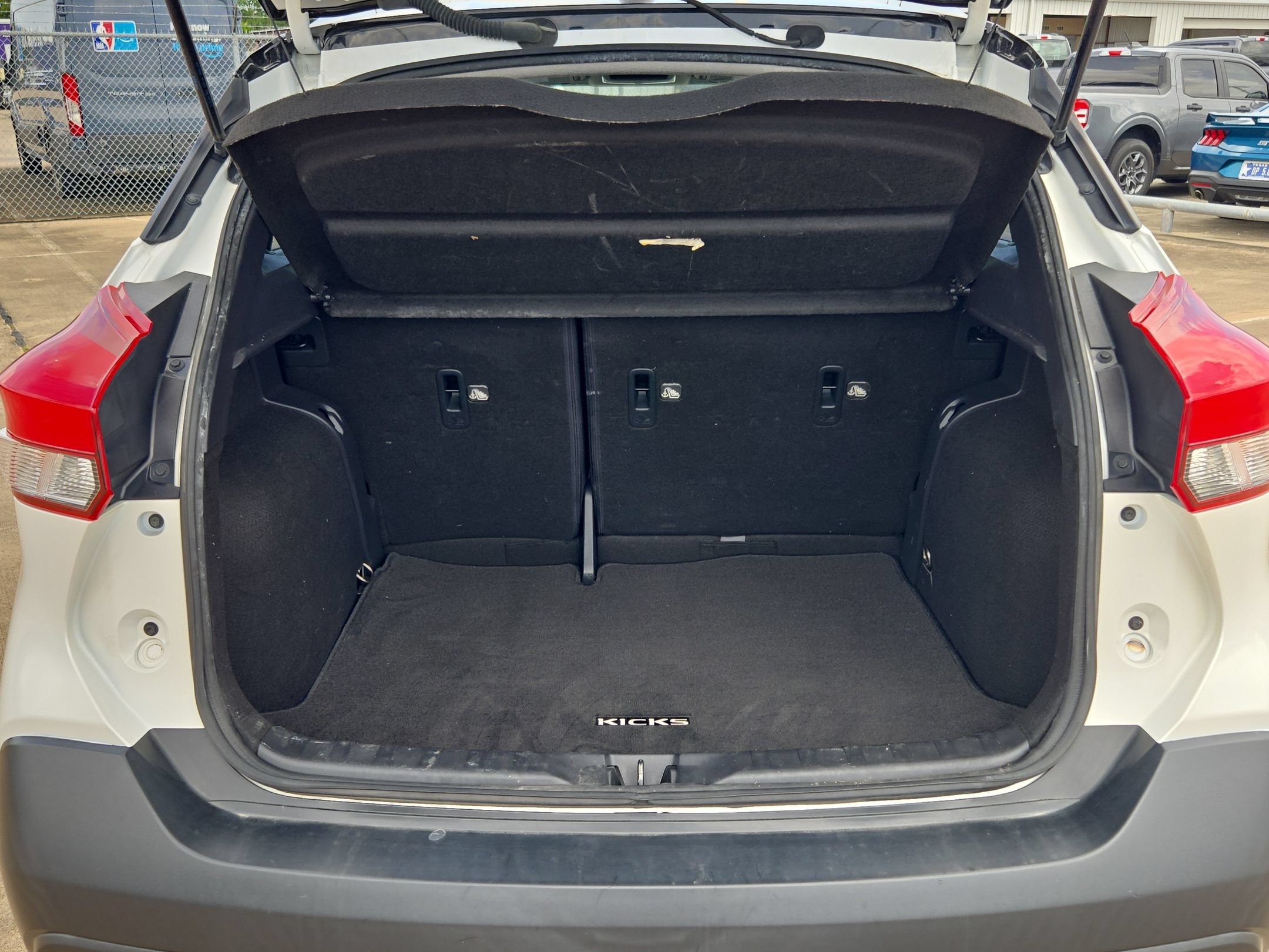 Used 2018 Aspen White / Super Black Nissan SV image 25