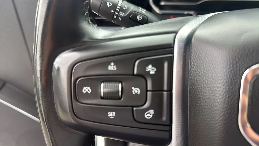 Used 2023 Summit White GMC Elevation image 27