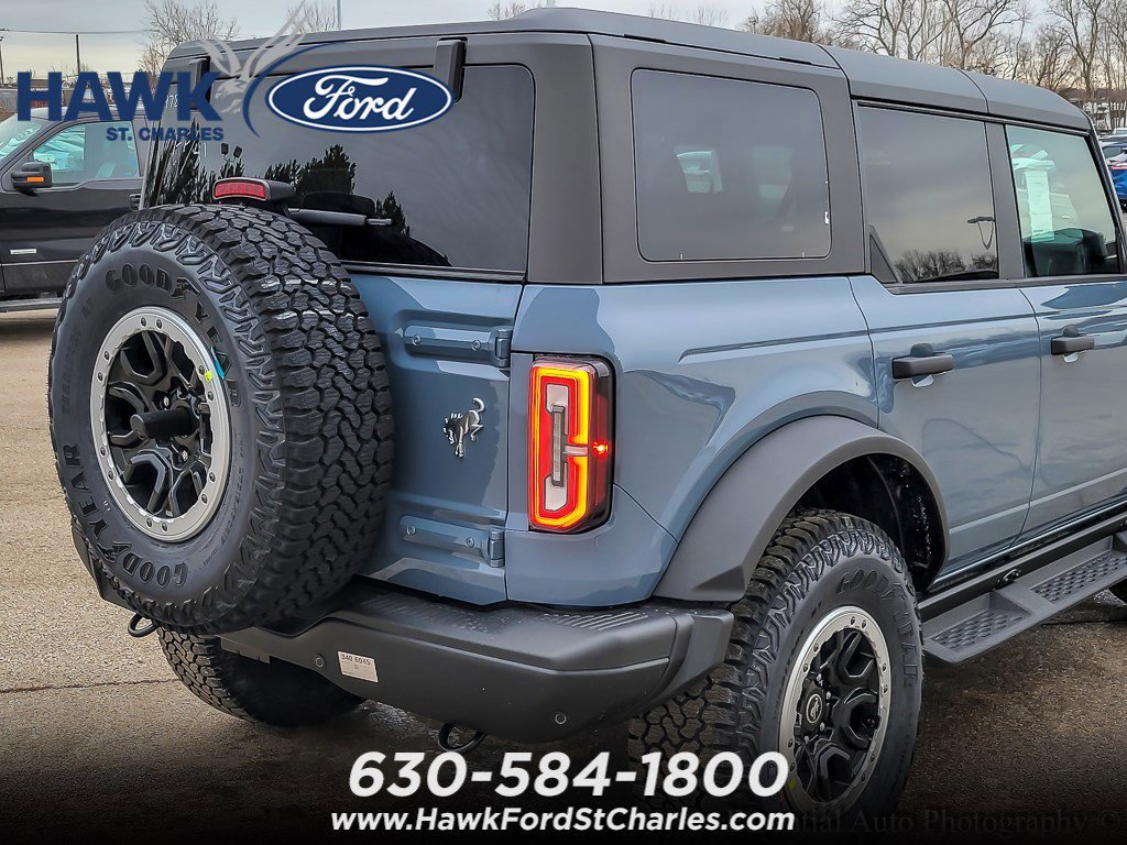 New 2025 Azure Gray Metallic Tri-Coat Ford Badlands® image 6