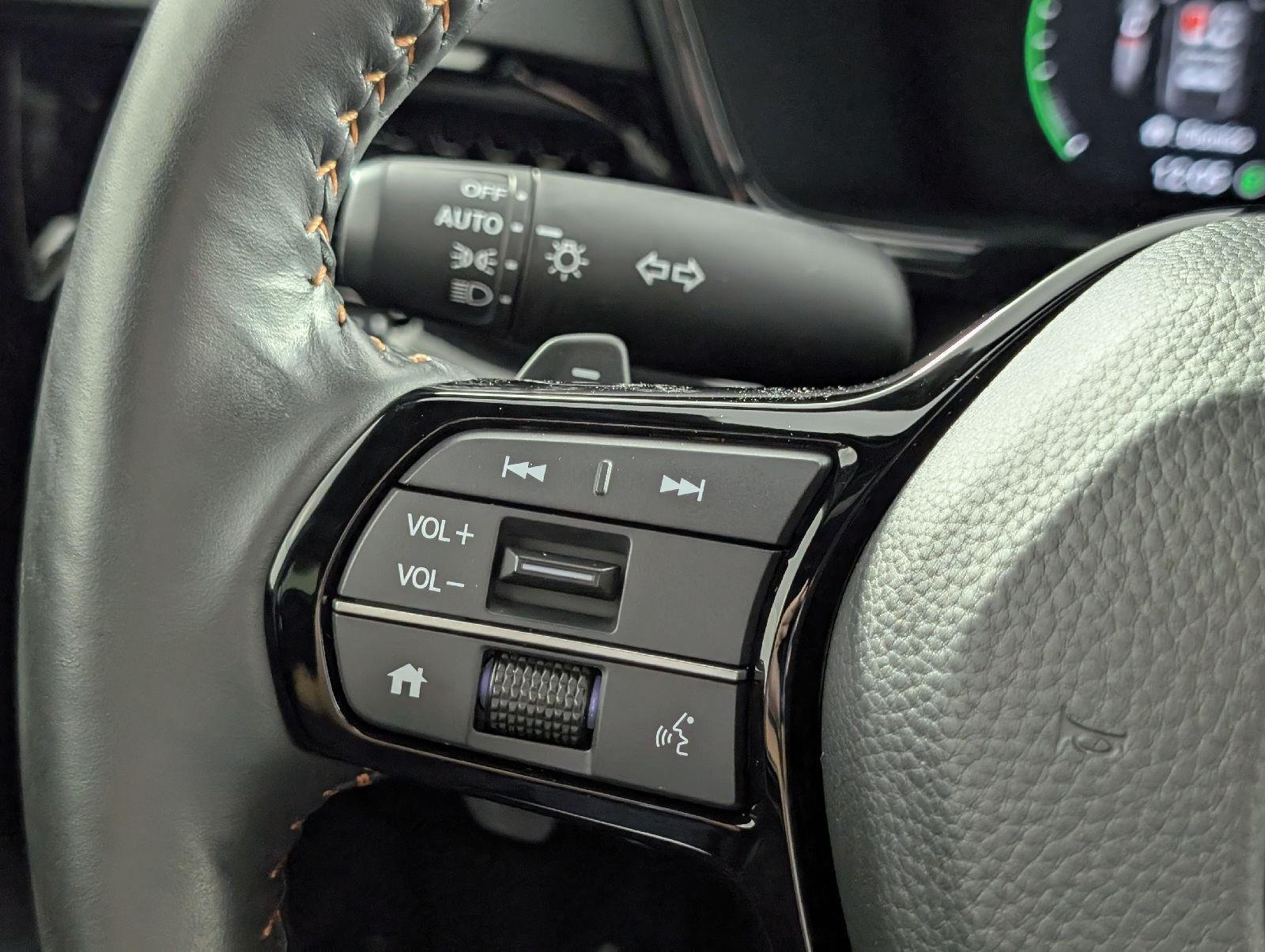 2025 Honda CR-V Sport Touring - Photo 18