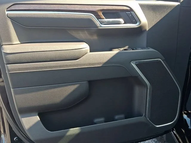 New 2026 Onyx Black GMC Elevation image 9