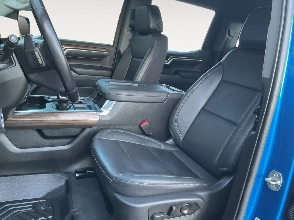 Used 2022 GLACIER BLUE METALLIC Chevrolet RST image 16