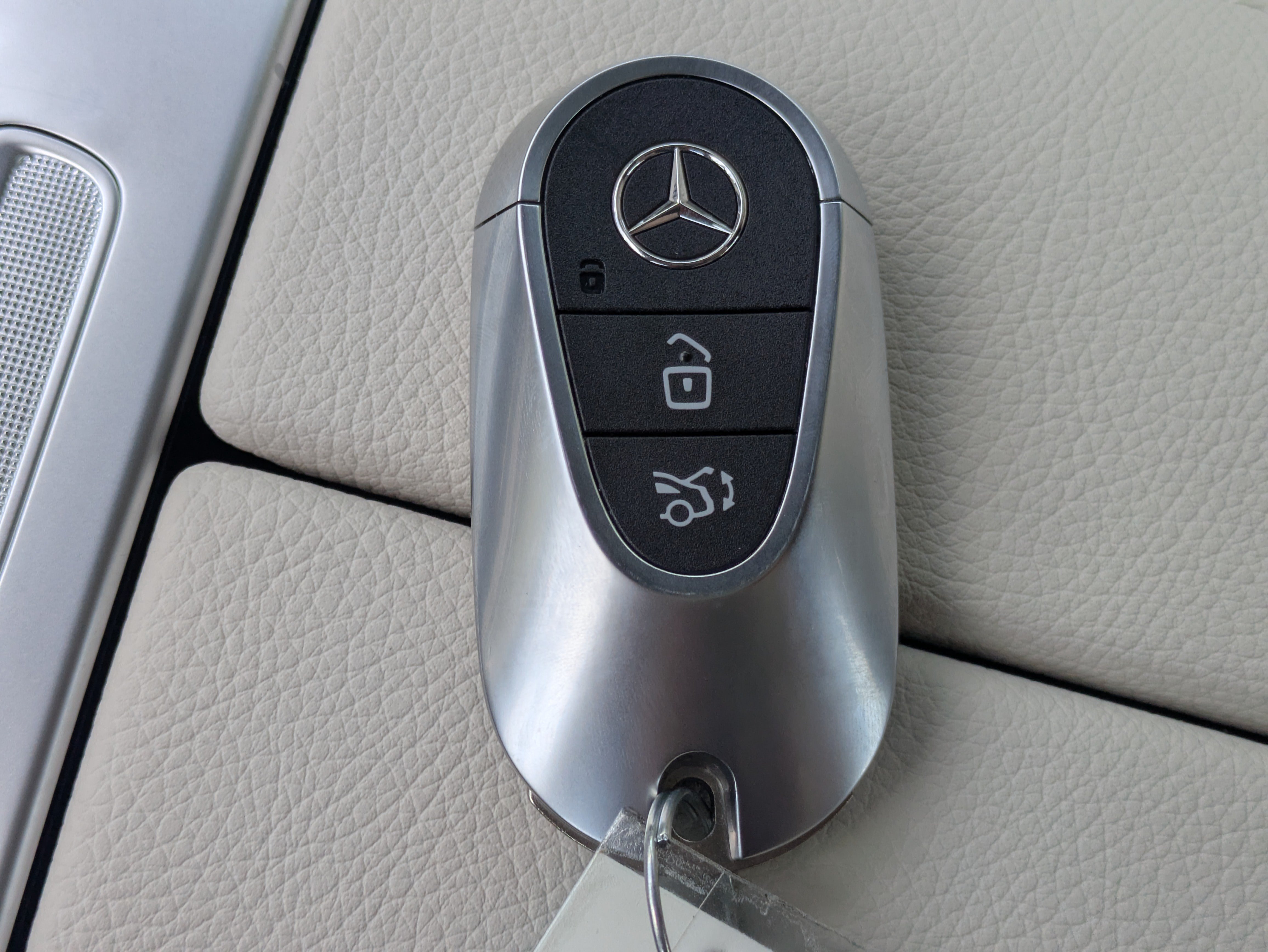 Certified Used 2026 Silver Metallic Mercedes-Benz CLE 300 image 27