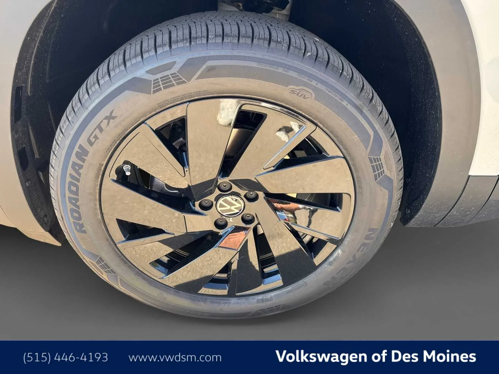 2026 Volkswagen Atlas Cross Sport SE w/Tech - Photo 8