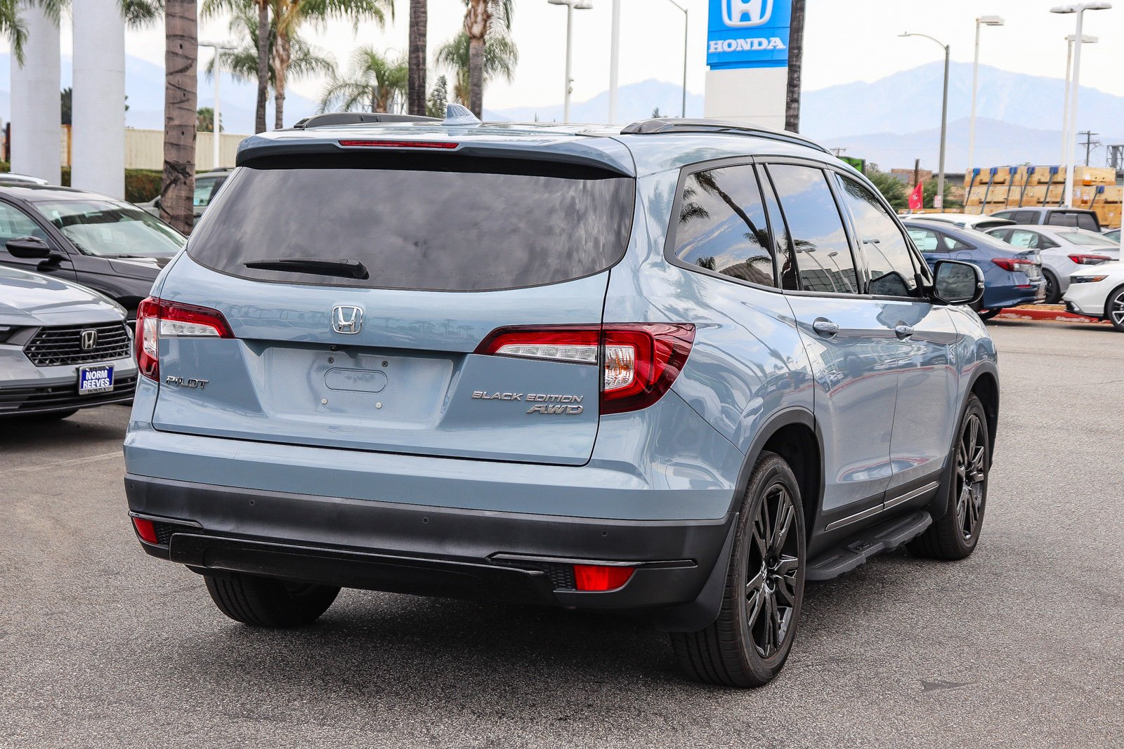 Certified Used 2022 Gray Pearl Honda Black Edition image 11