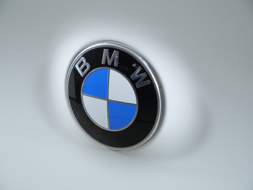 New 2026 Alpine White BMW 30 xDrive image 11